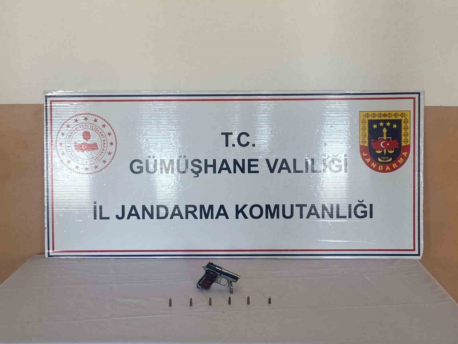 Gümüşhane’de jandarma ekipleri ruhsatsız silahlara geçit vermiyor
