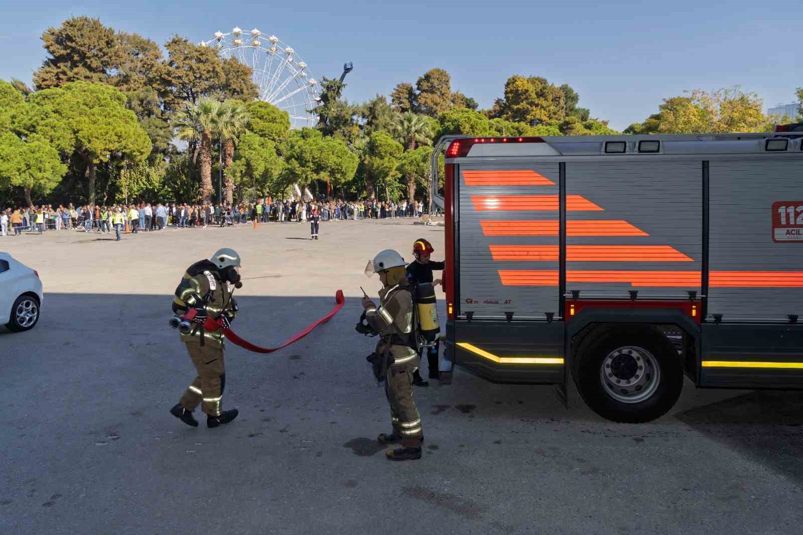 İzmir Büyükşehir Belediyesinde yangın tatbikatı
