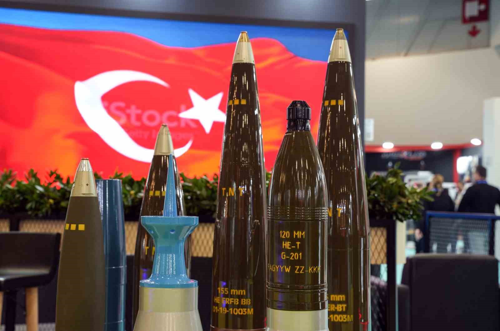 SAHA EXPO’da tüm LED ekranlara Türk bayrakları yansıtıldı
