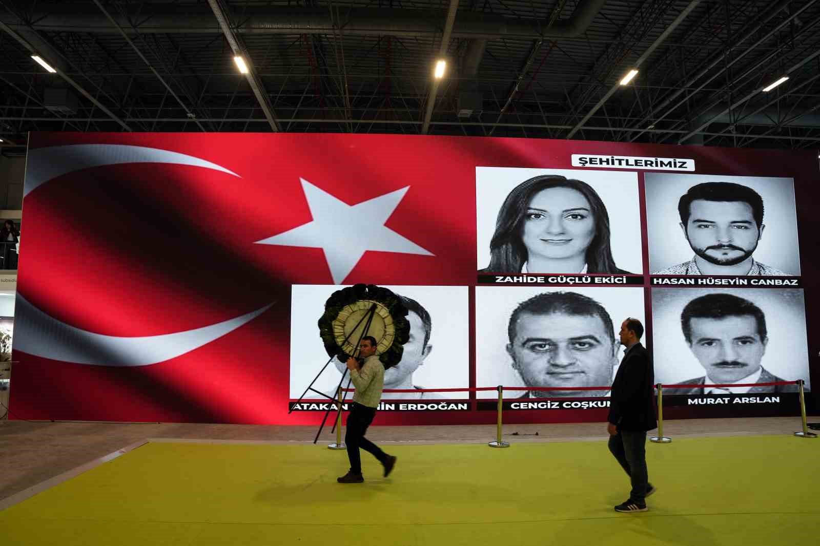 SAHA EXPO’da tüm LED ekranlara Türk bayrakları yansıtıldı
