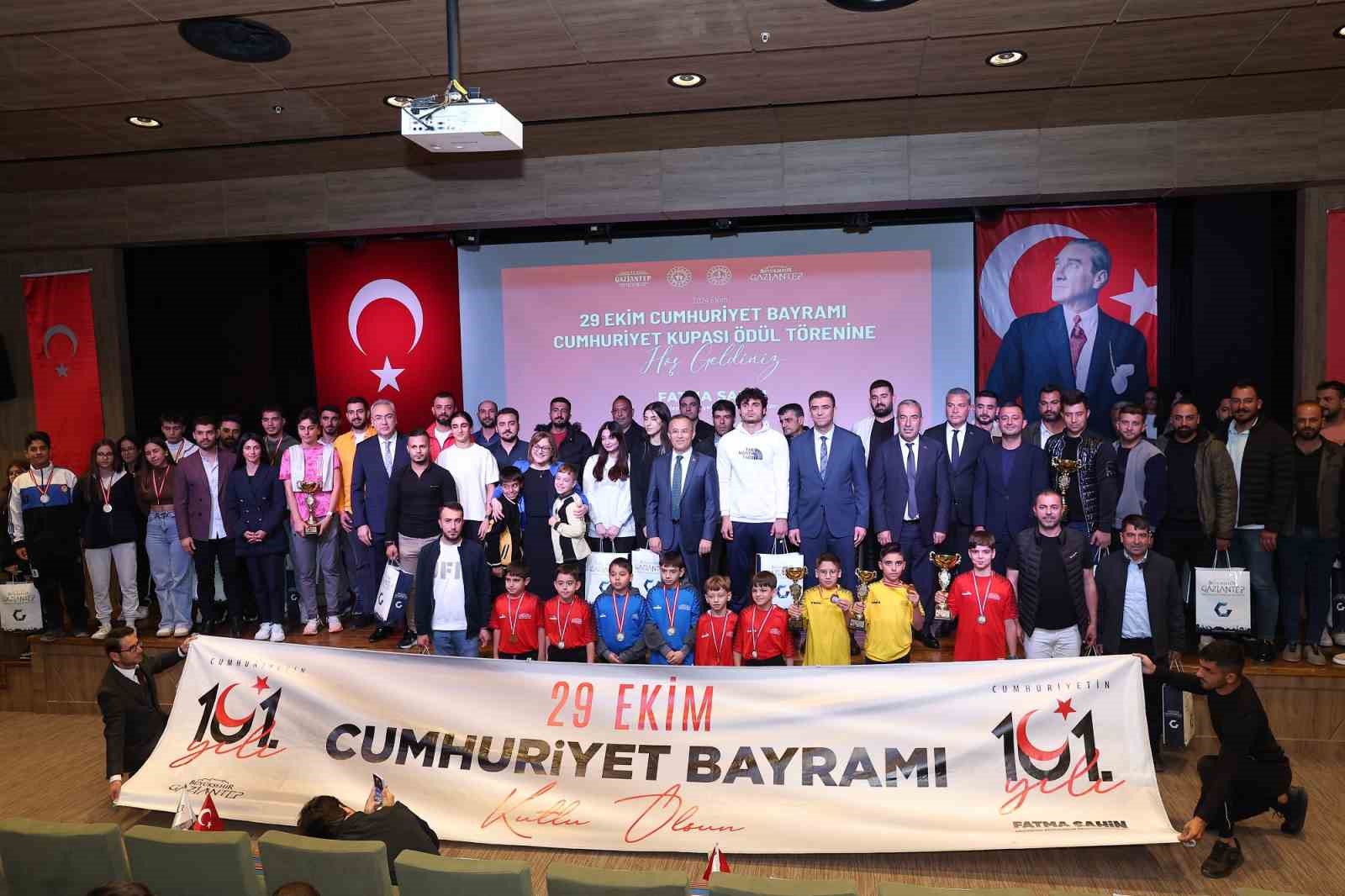 Cumhuriyet Kupası ödül töreni düzenlendi
