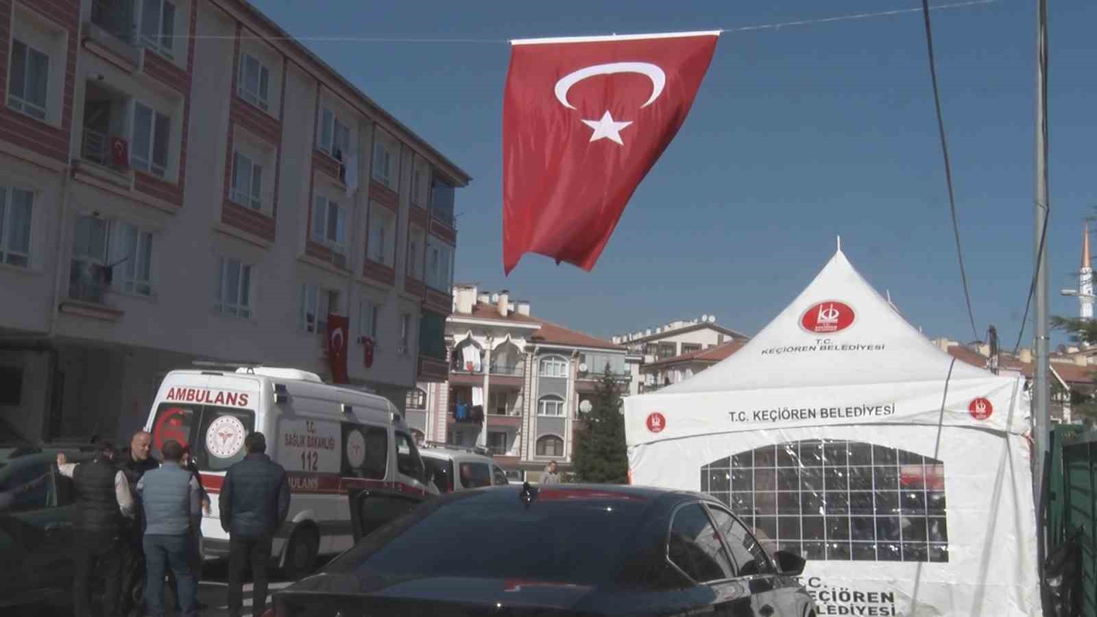 TUSAŞ şehidinin baba ocağına Türk bayrağı asıldı
