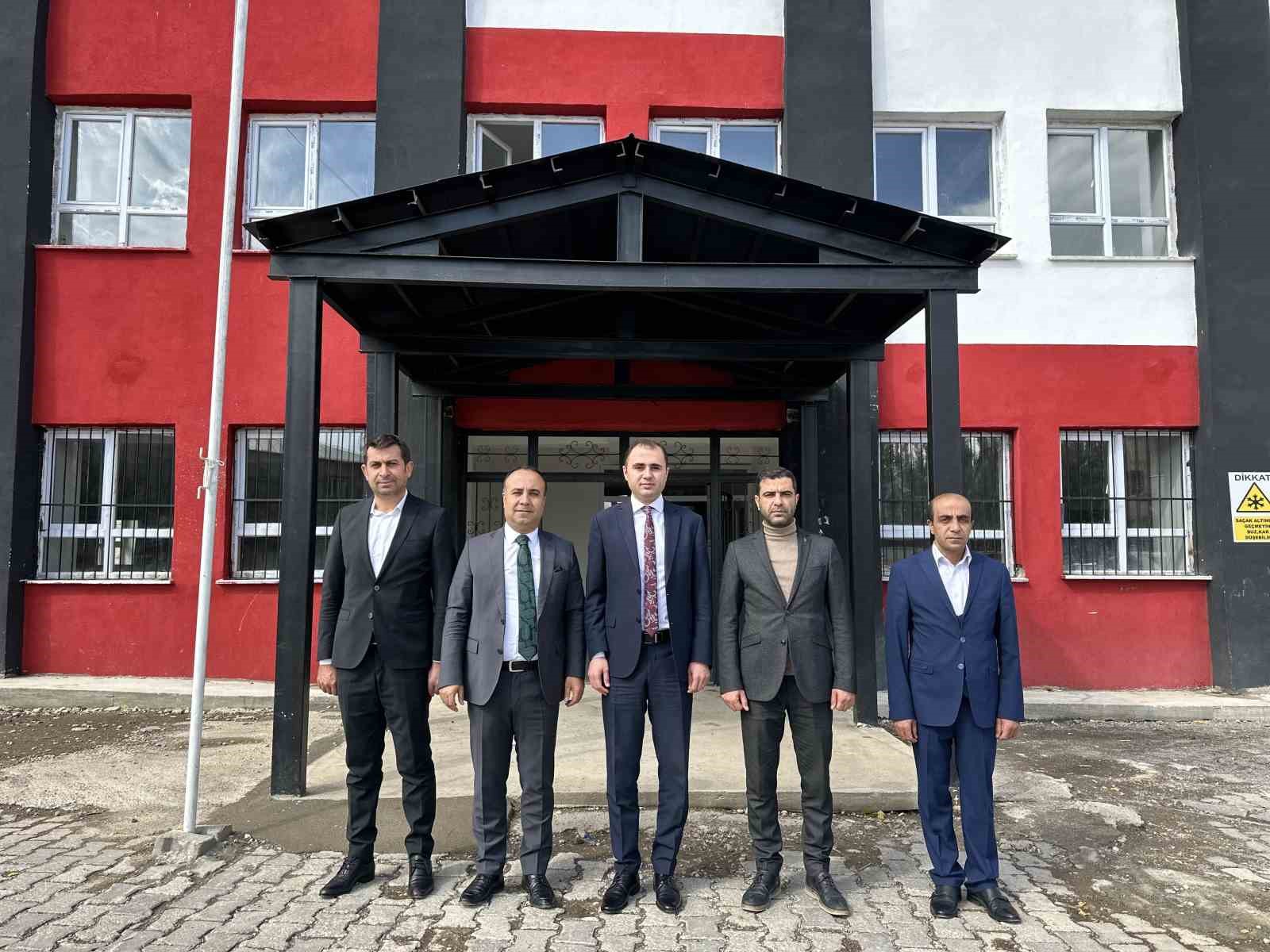 Başkan Çiçek ve Müdür Çetin öğrencilerle bir araya geldi
