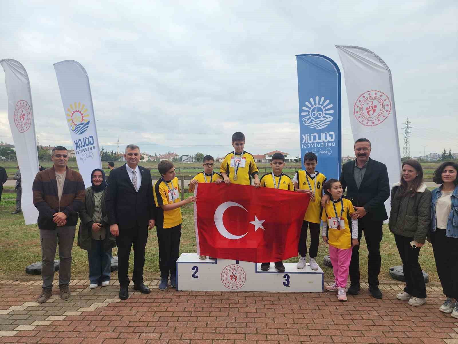 Gölcük’te Cumhuriyet coşkusu sporla birleşti
