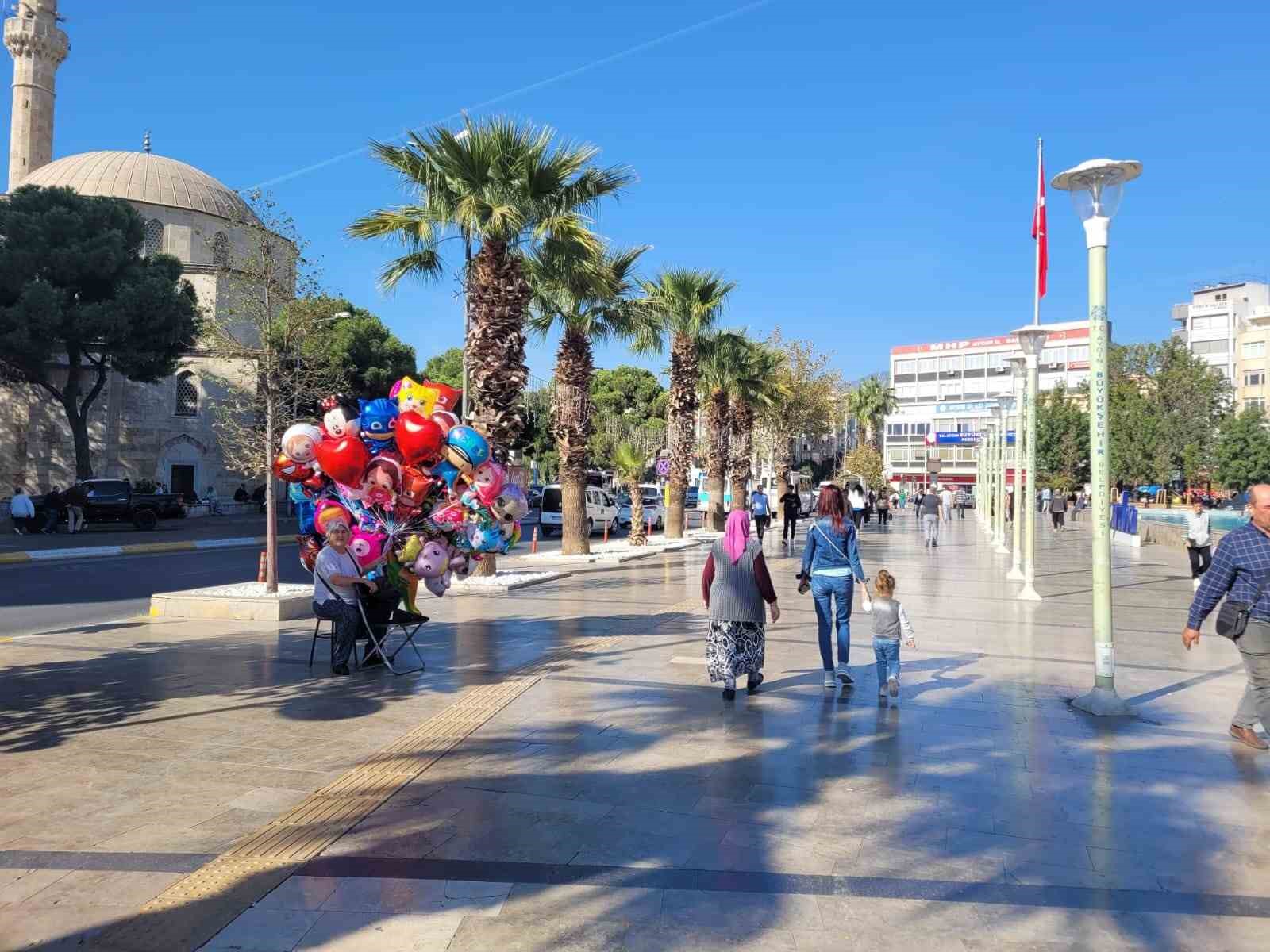 Aydın, Ekim ayında yazdan kalma günlerini yaşıyor
