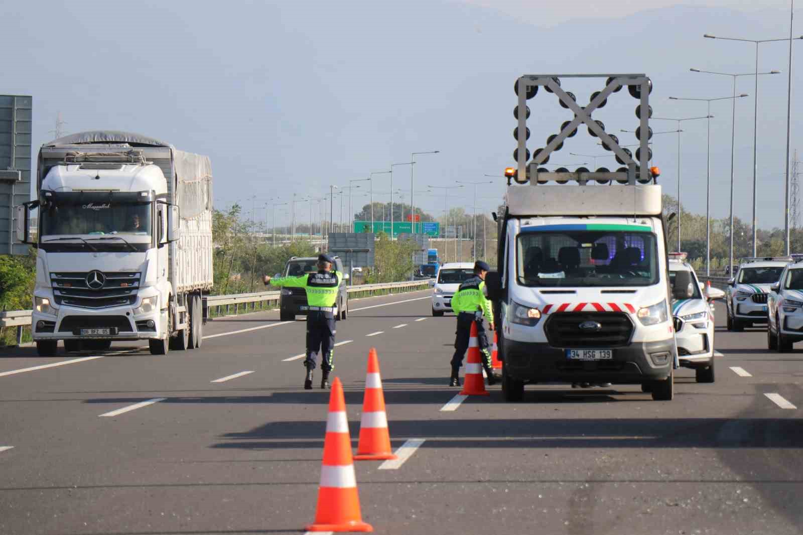 Kuzey Marmara Otoyolu’nda korkutan kaza: 4 yaralı
