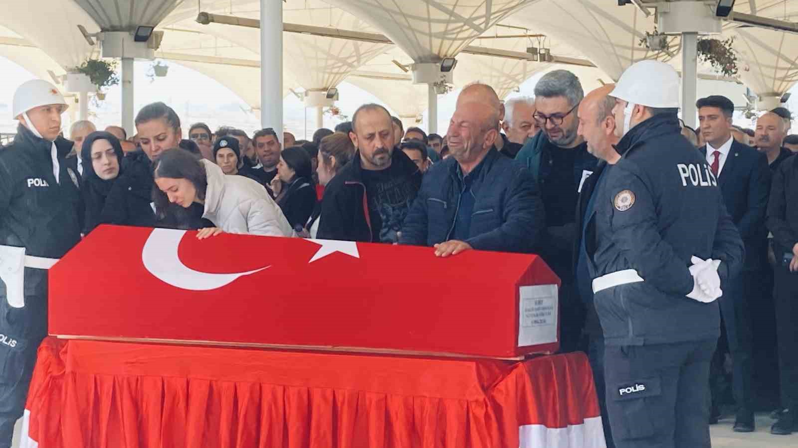 TUSAŞ saldırısında şehit olan güvenlik görevlisi Atakan Şahin Erdoğan son yolculuğuna uğurlandı
