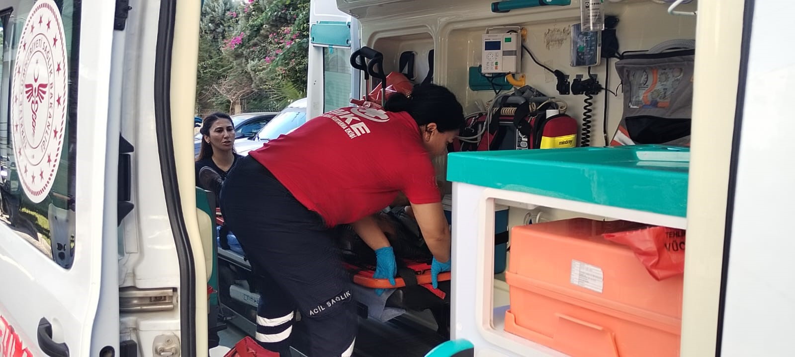 Antalya’da inşaat iskelesi çöktü: 2 işçi yaralandı
