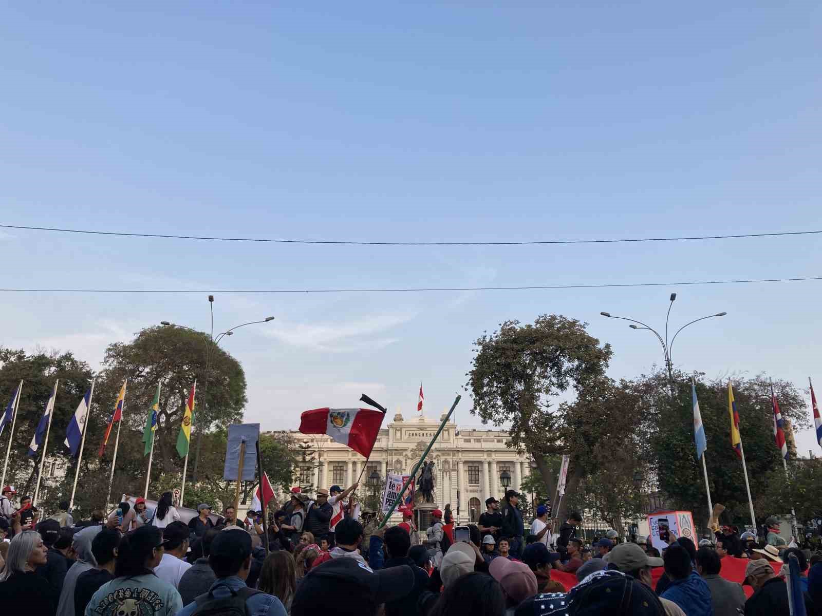 Peru’da şiddet olayları nedeniyle otobüs şoförleri 3’üncü kez greve gitti
