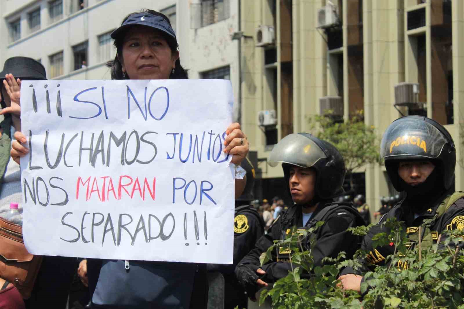 Peru’da şiddet olayları nedeniyle otobüs şoförleri 3’üncü kez greve gitti
