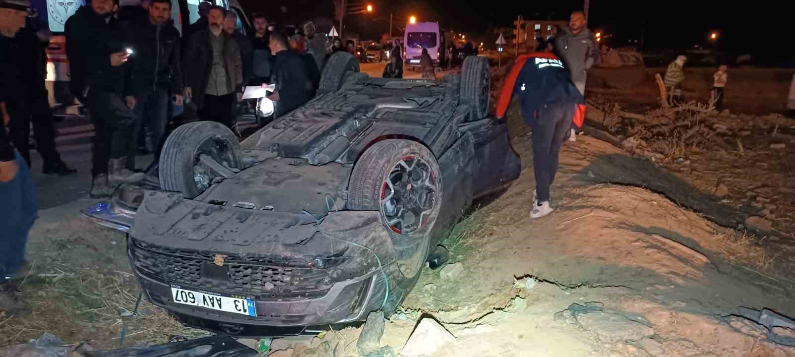 Güroymak’ta trafik kazası: 3 kişi yaralandı
