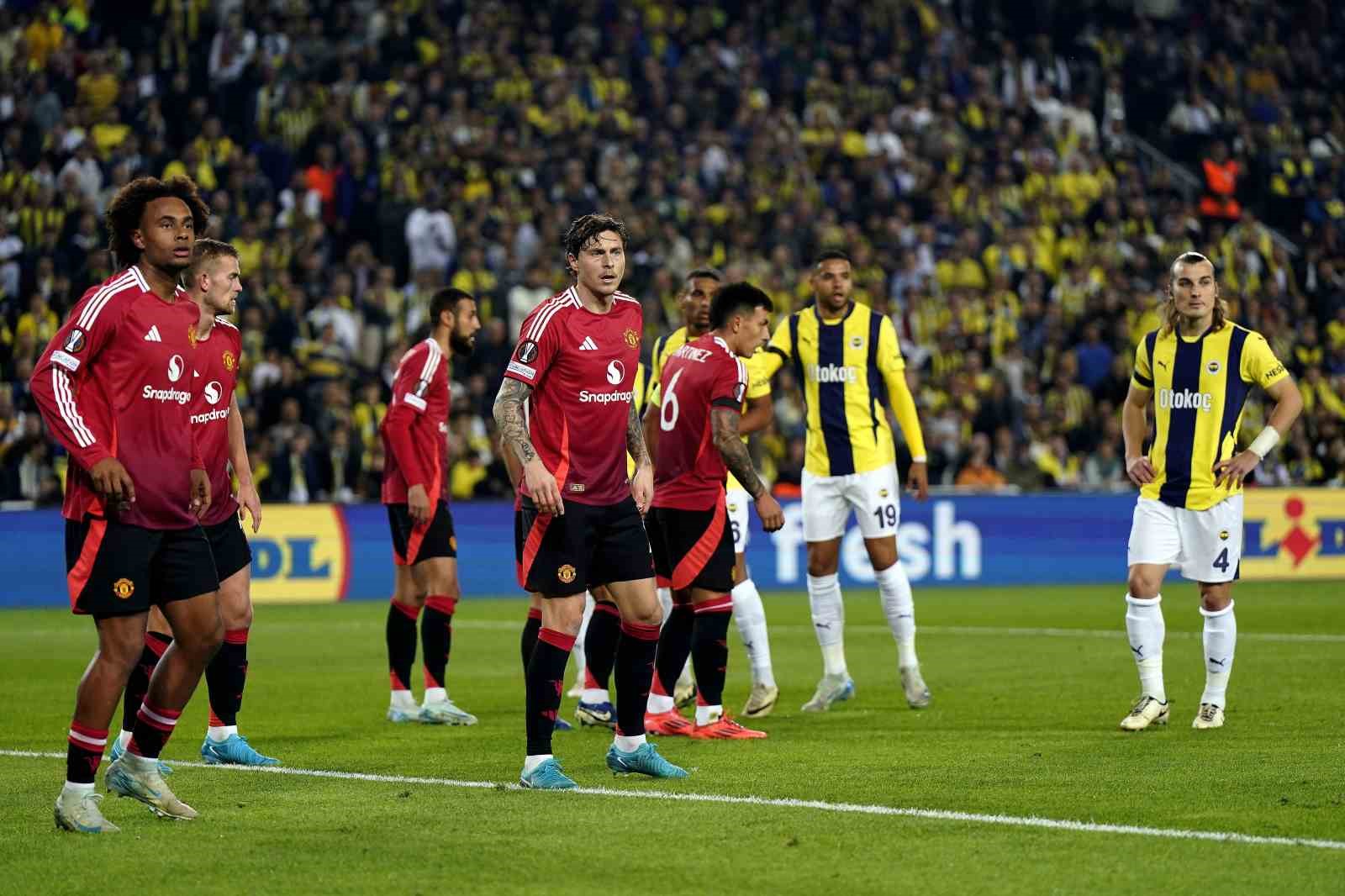 UEFA Avrupa Ligi: Fenerbahçe: 0 - Manchester United: 0 (Maç devam ediyor)
