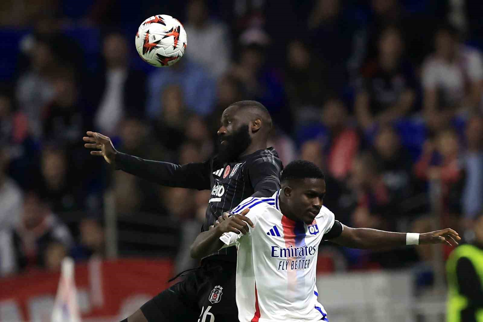 UEFA Avrupa Ligi: Lyon: 0 - Beşiktaş: 0 (İlk yarı)
