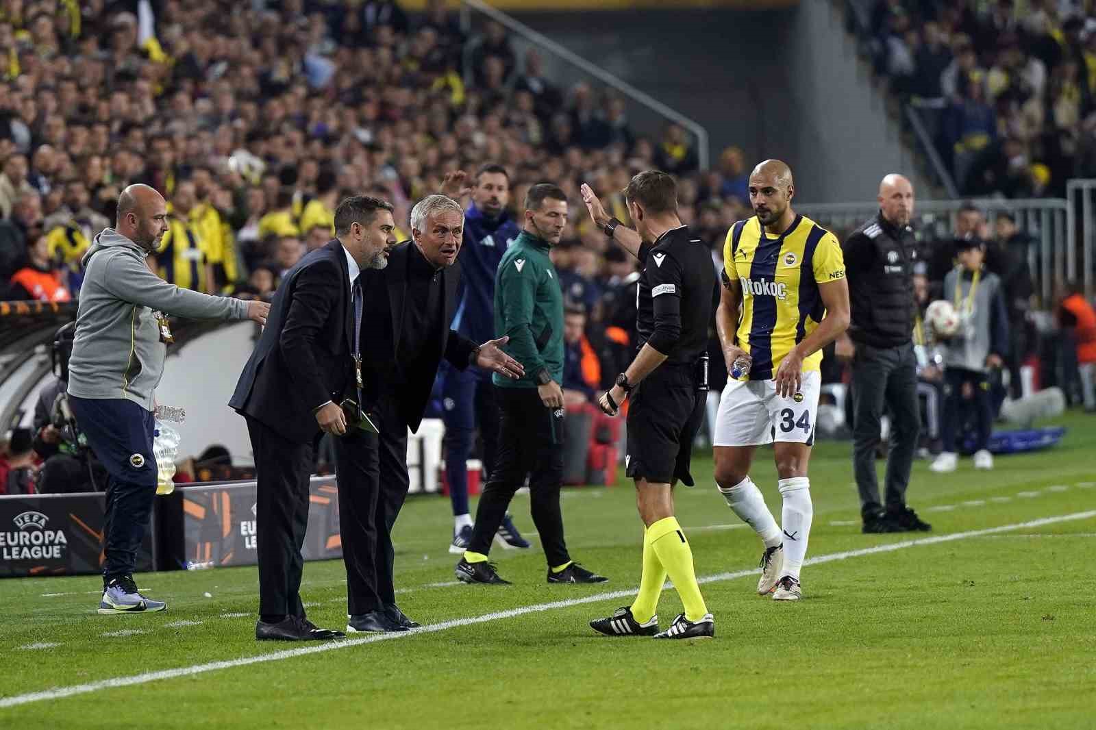 UEFA Avrupa Ligi: Fenerbahçe: 1 - Manchester United: 1 (Maç sonucu)
