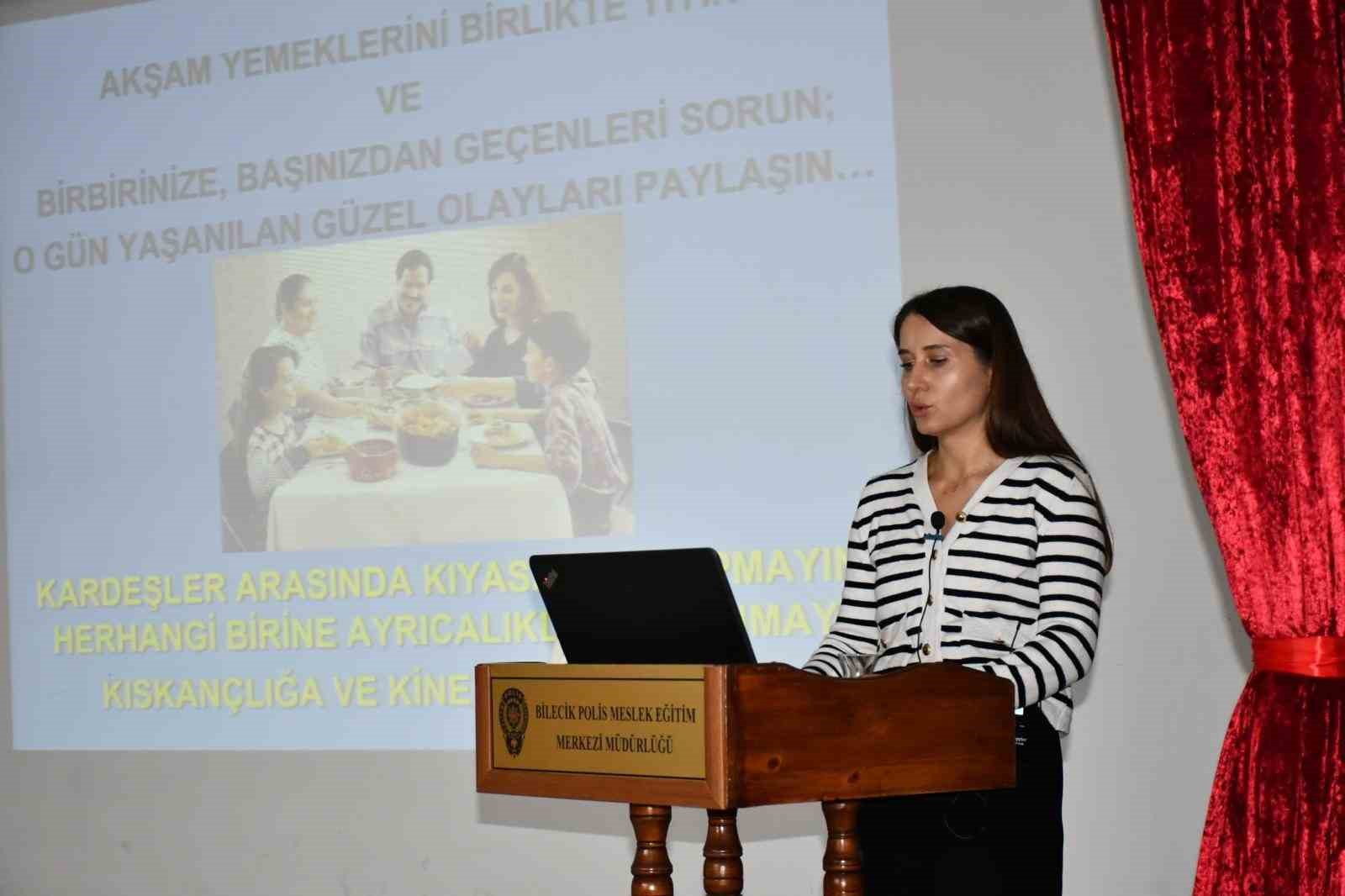 Polis adaylarına ‘Aile İçi İletişim ve Kadına Karşı Şiddetle Mücadele Eğitimi’ verildi
