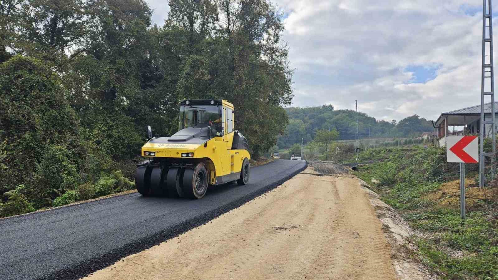 İzmit İslamköy Kurtdere yolu asfaltlandı
