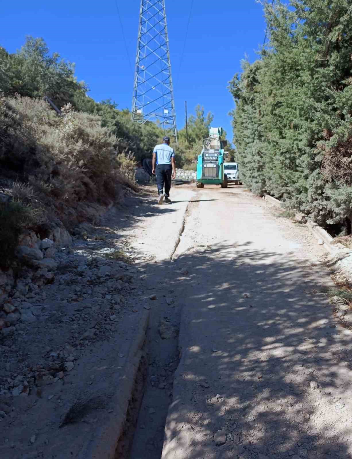 Fethiye’de eskiyen içme suyu hatları yenileniyor
