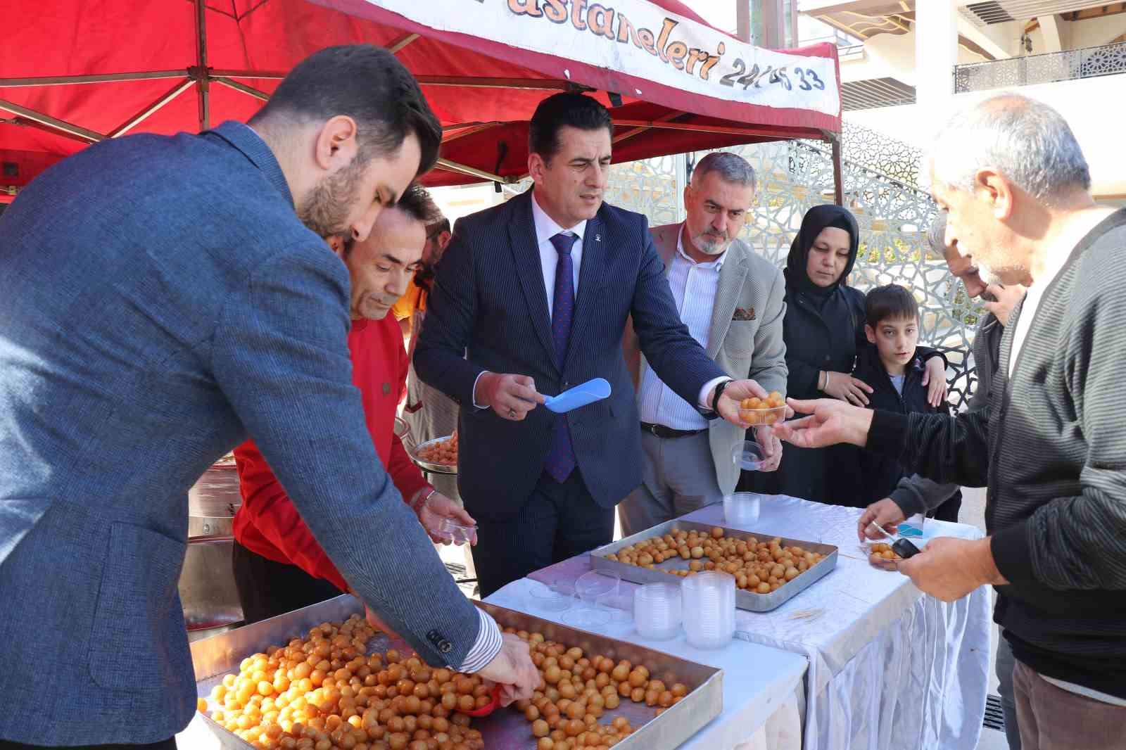 AK Parti Denizli Teşkilatı, TUSAŞ şehitleri için lokma hayrı yaptı
