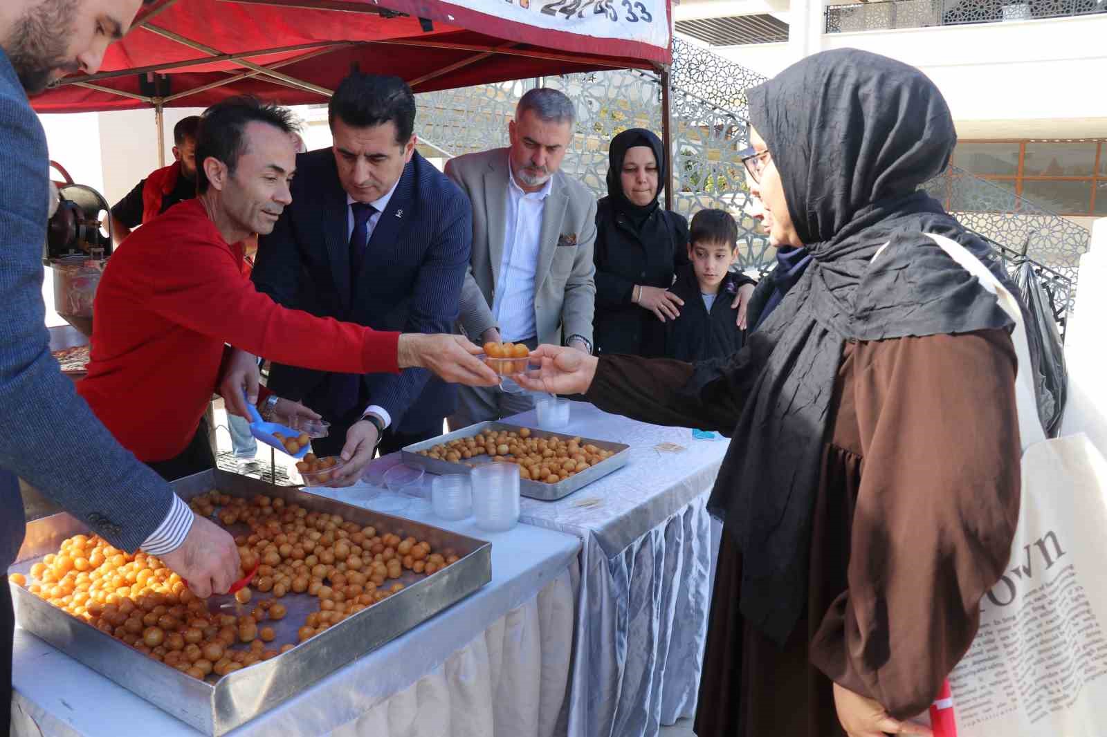 AK Parti Denizli Teşkilatı, TUSAŞ şehitleri için lokma hayrı yaptı
