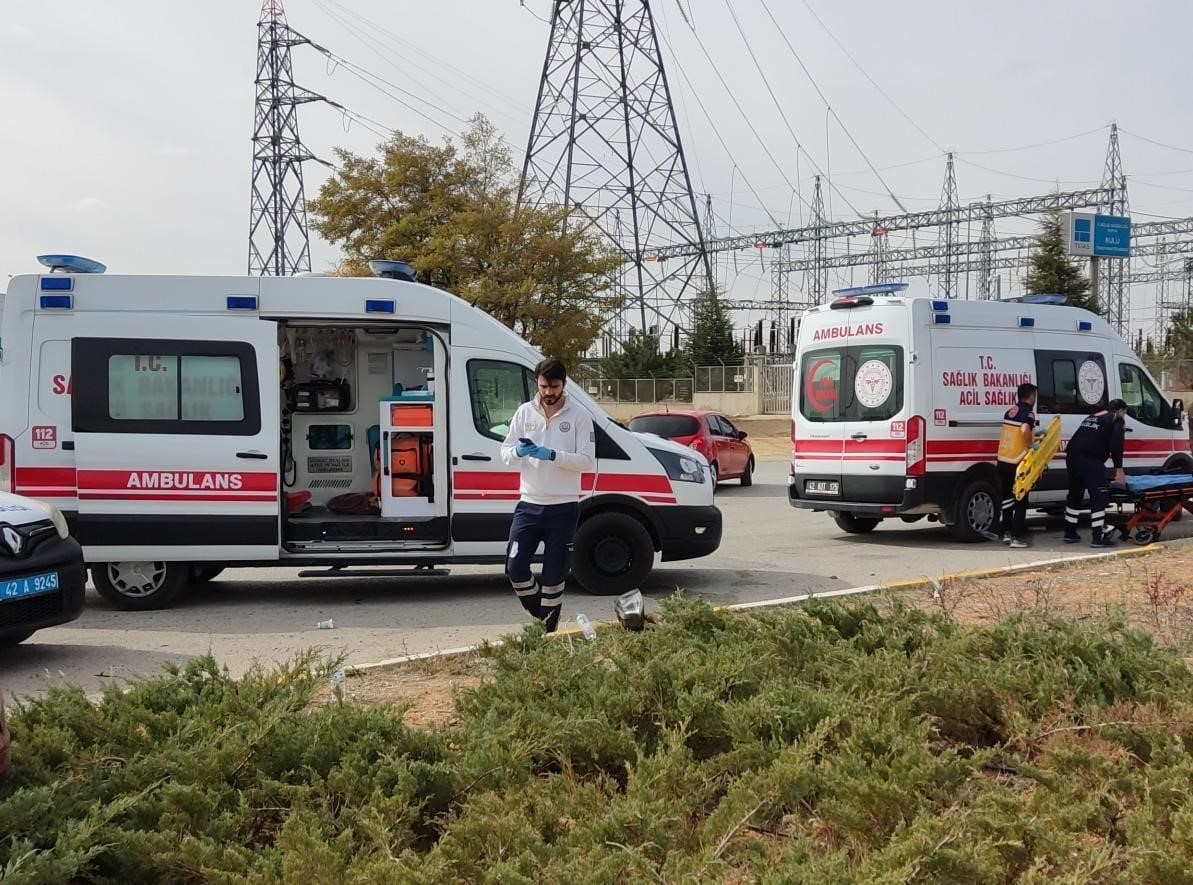 Konya’da otomobil ile minibüs çarpıştı: 2 yaralı
