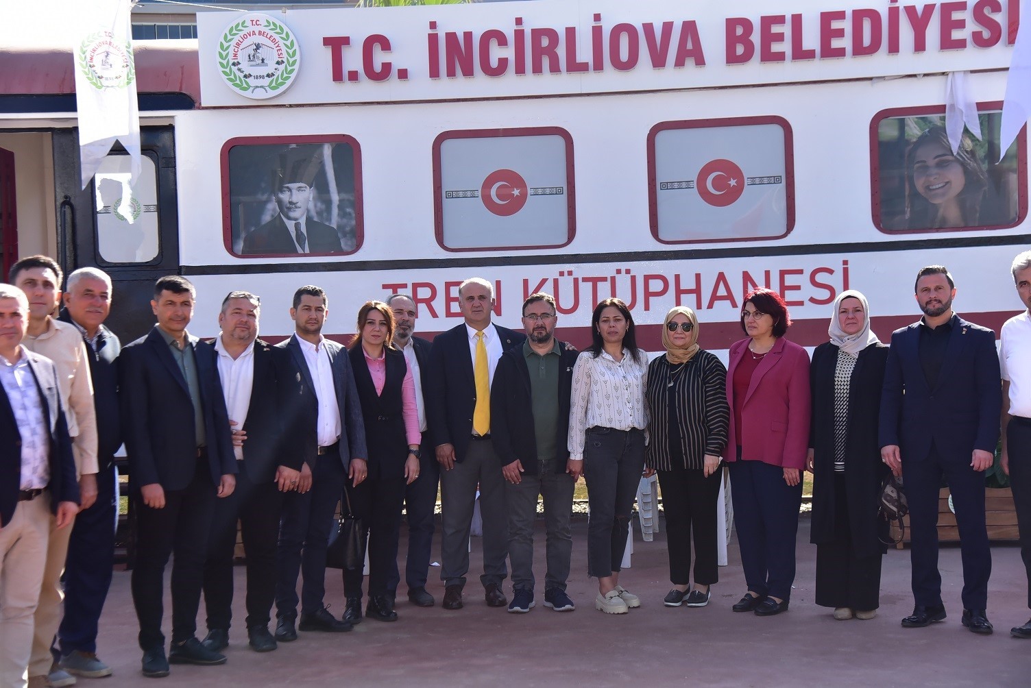 İncirliova’da Zeren Ertaş Tren Kütüphanesi açıldı
