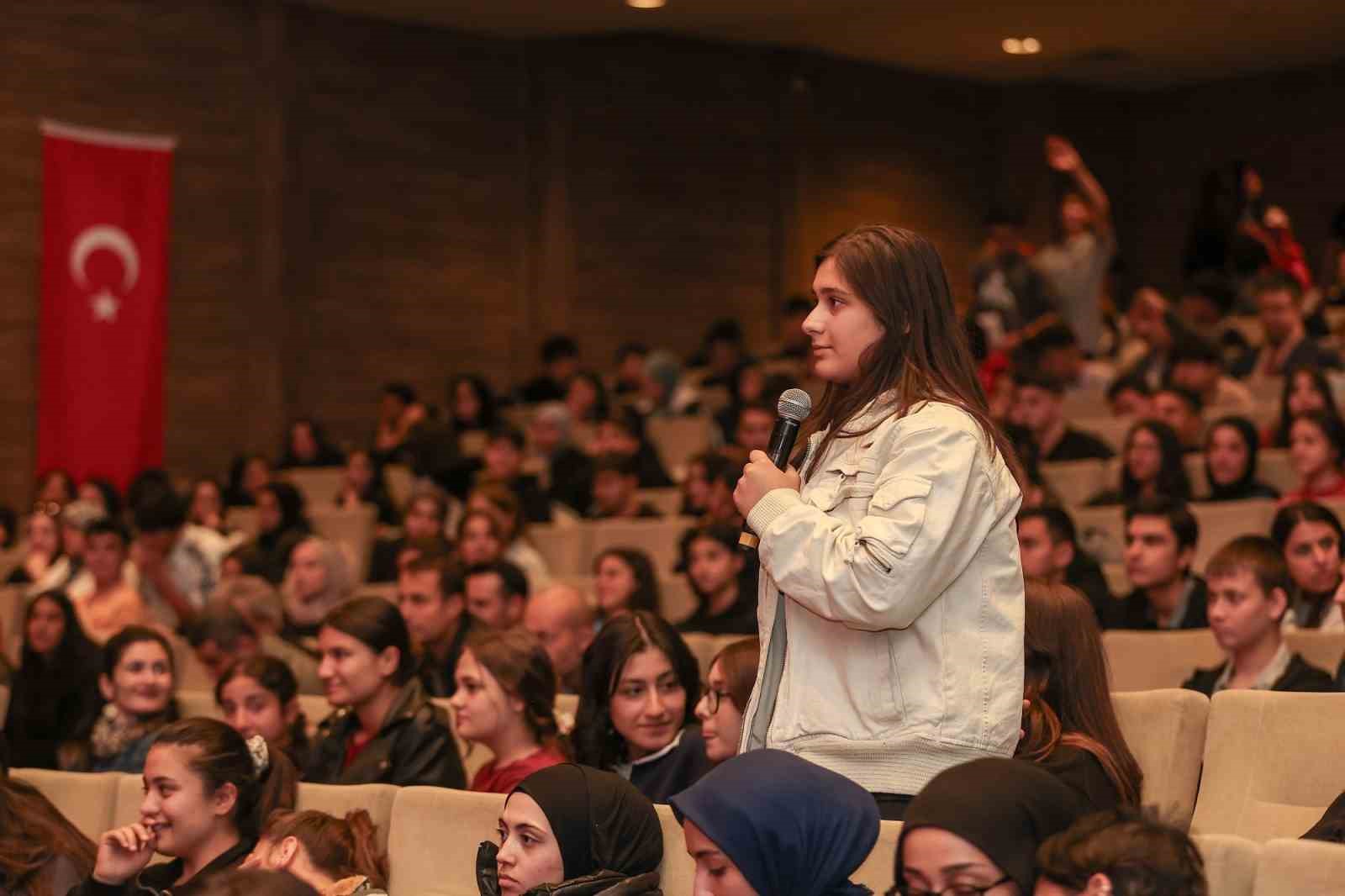 Büyükşehir’den “Cumhuriyet’e Giden Yol” söyleşisi
