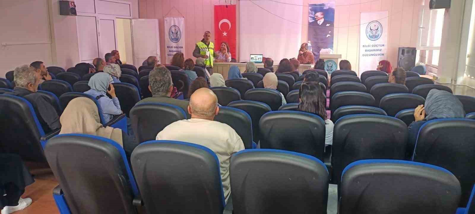 Yalova’da jandarmadan çocuk ve kadınlara yönelik eğitim
