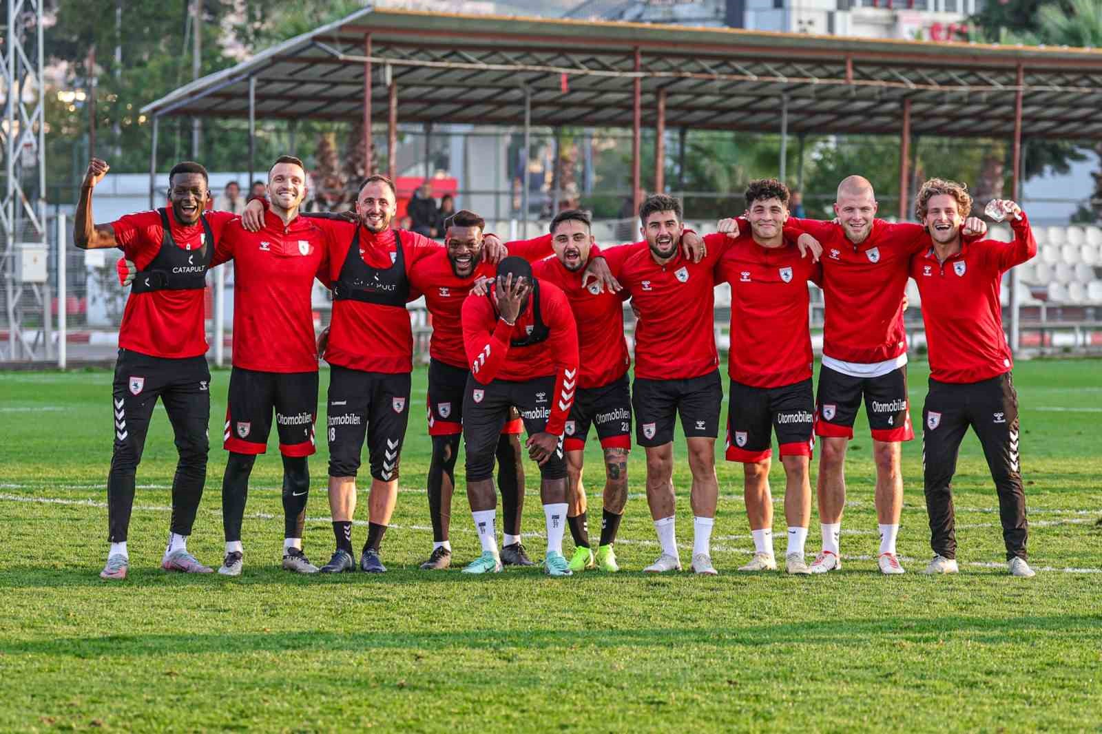 Samsunspor, deplasmanda 5’te 5 peşinde
