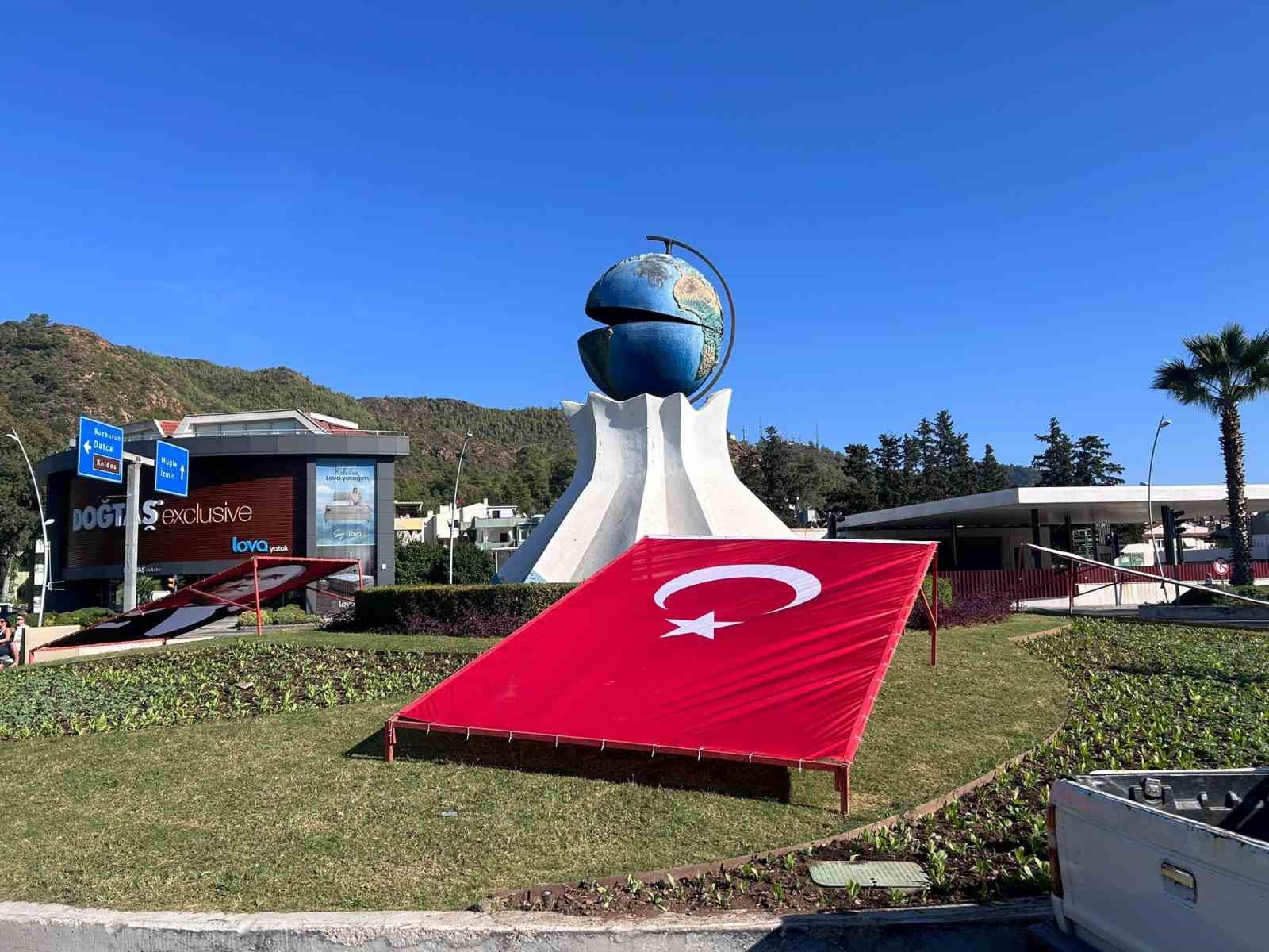 Marmaris, 29 Ekim’e hazırlanıyor
