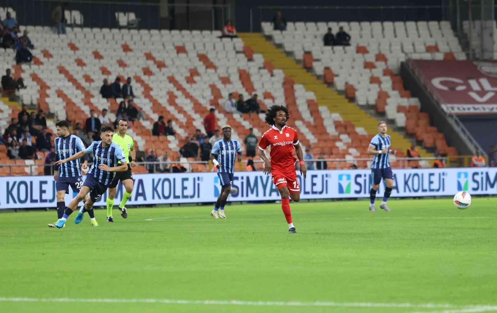 Trendyol Süper Lig: Adana Demirspor: 2 - Sivasspor: 1 (İlk yarı)
