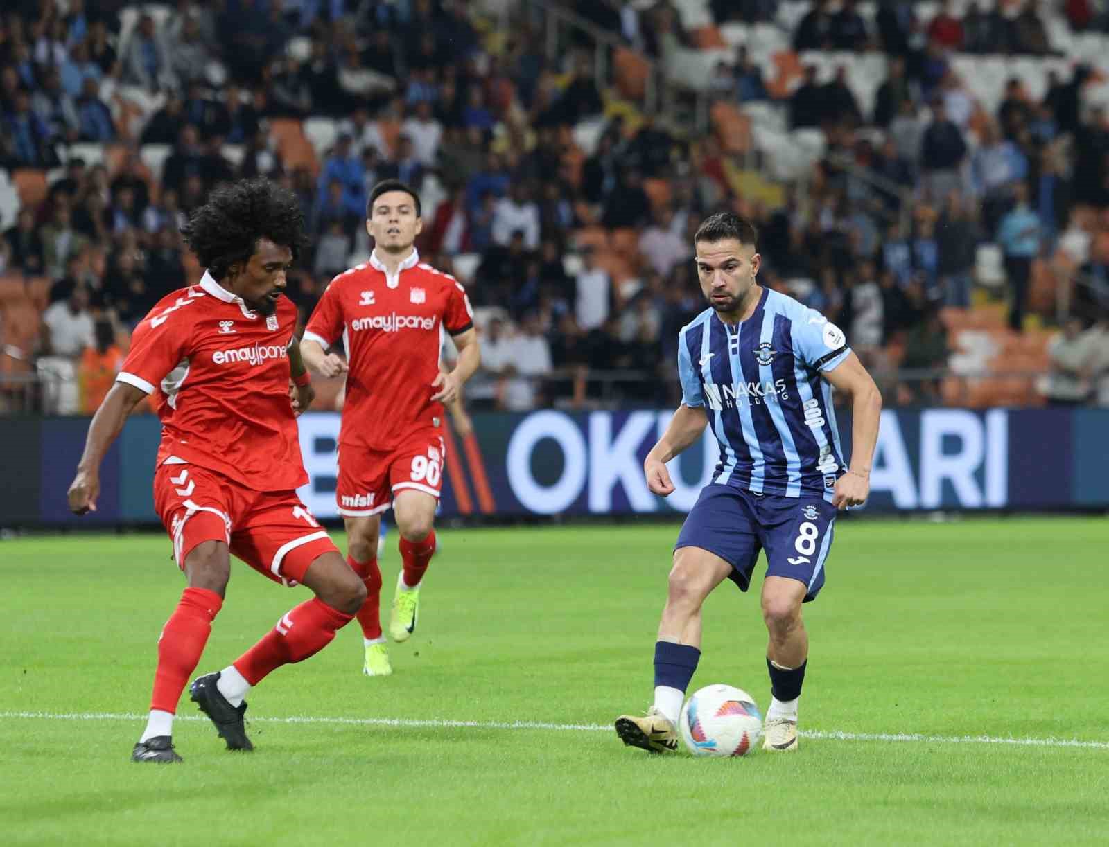 Trendyol Süper Lig: Adana Demirspor: 2 - Sivasspor: 1 (İlk yarı)
