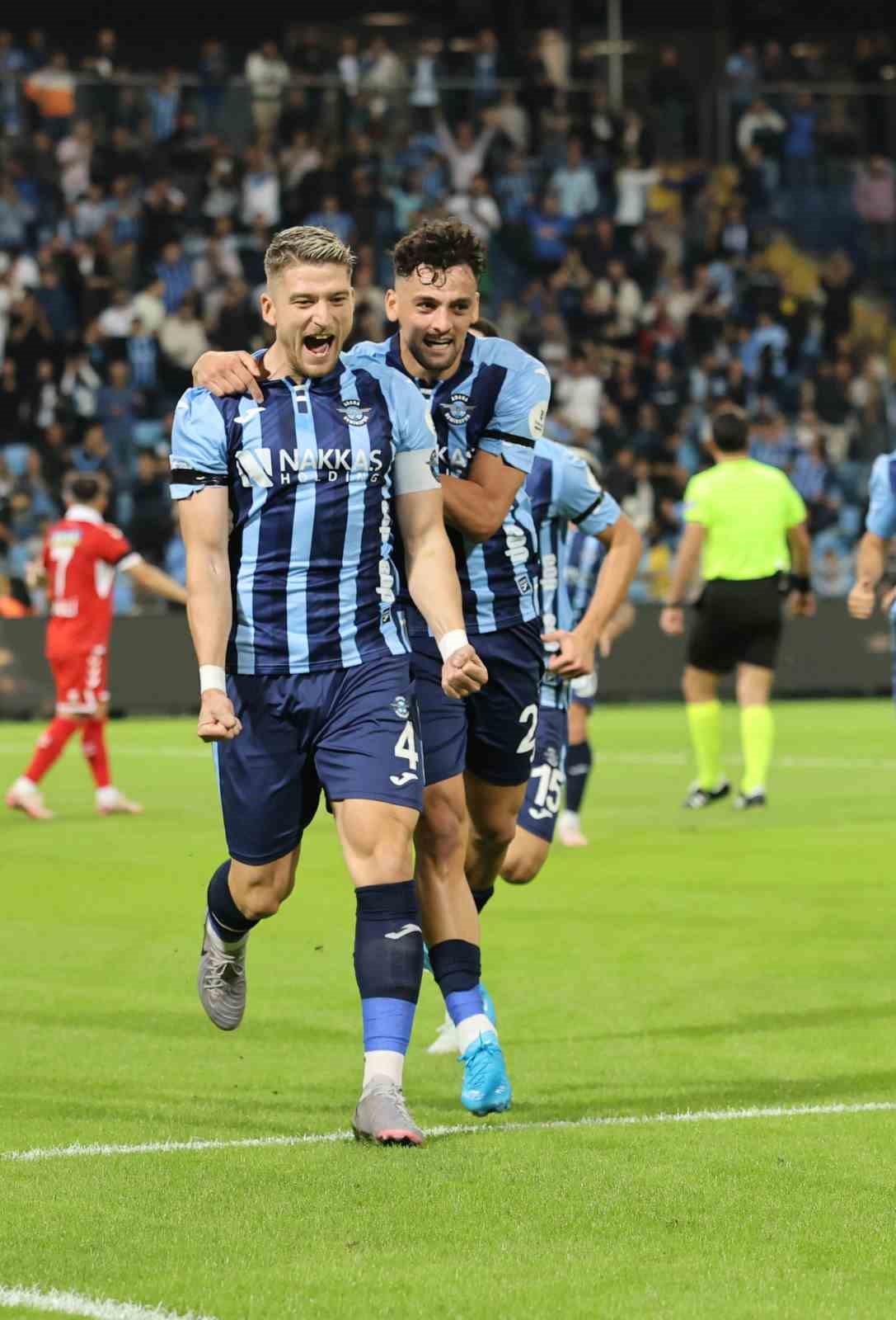 Trendyol Süper Lig: Adana Demirspor: 2 - Sivasspor: 1 (İlk yarı)
