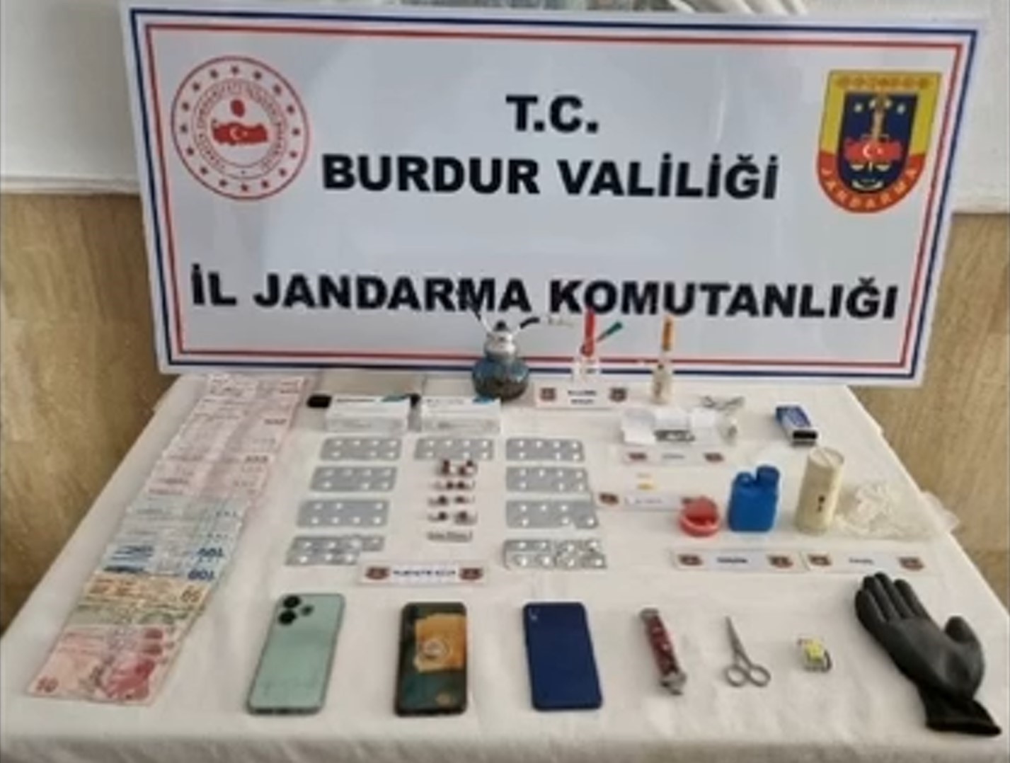 Jandarmanın uyuşturucu operasyonunda 4 şüpheli tutuklandı
