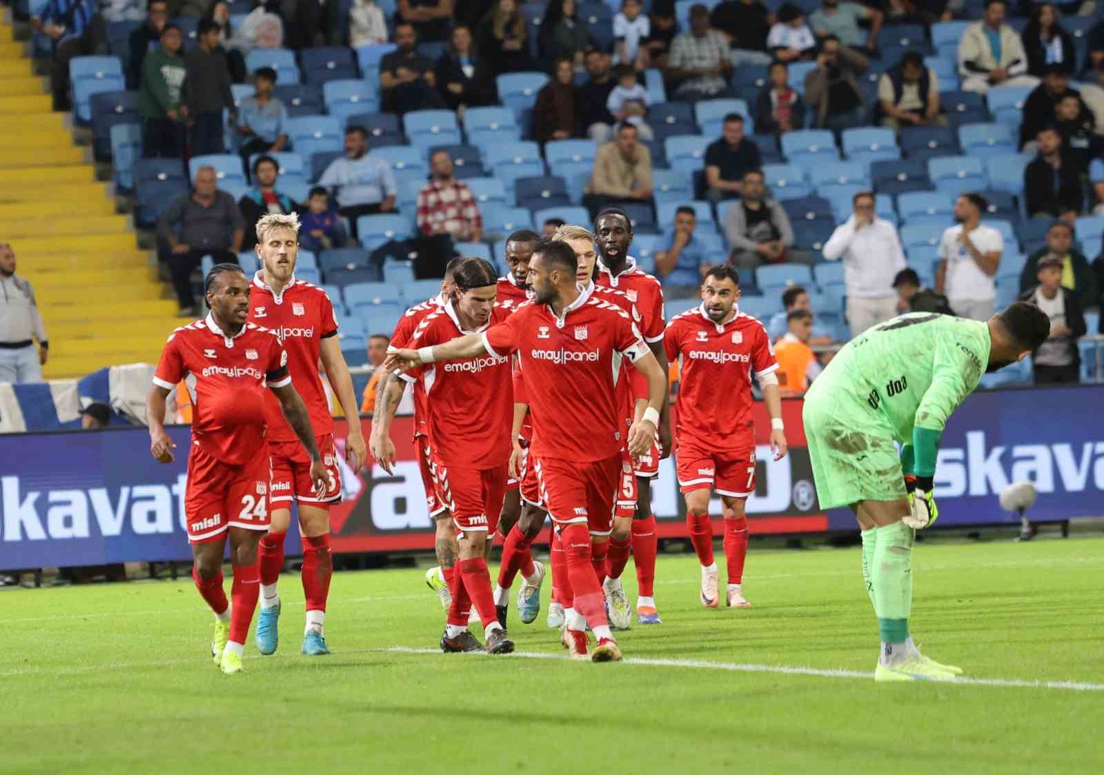 Trendyol Süper Lig: Adana Demirspor: 2 - Sivasspor: 4 (Maç sonucu)
