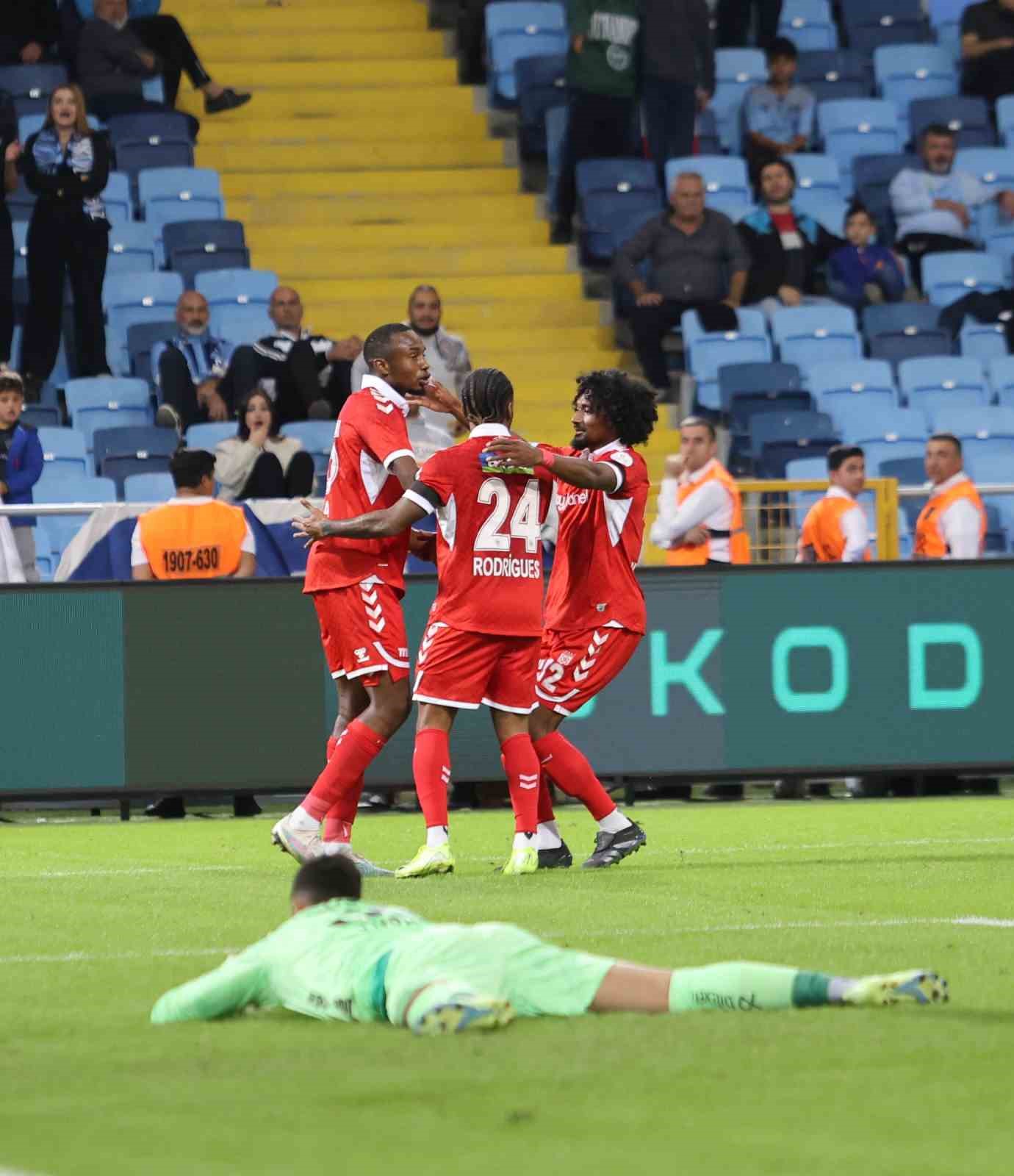 Trendyol Süper Lig: Adana Demirspor: 2 - Sivasspor: 4 (Maç sonucu)
