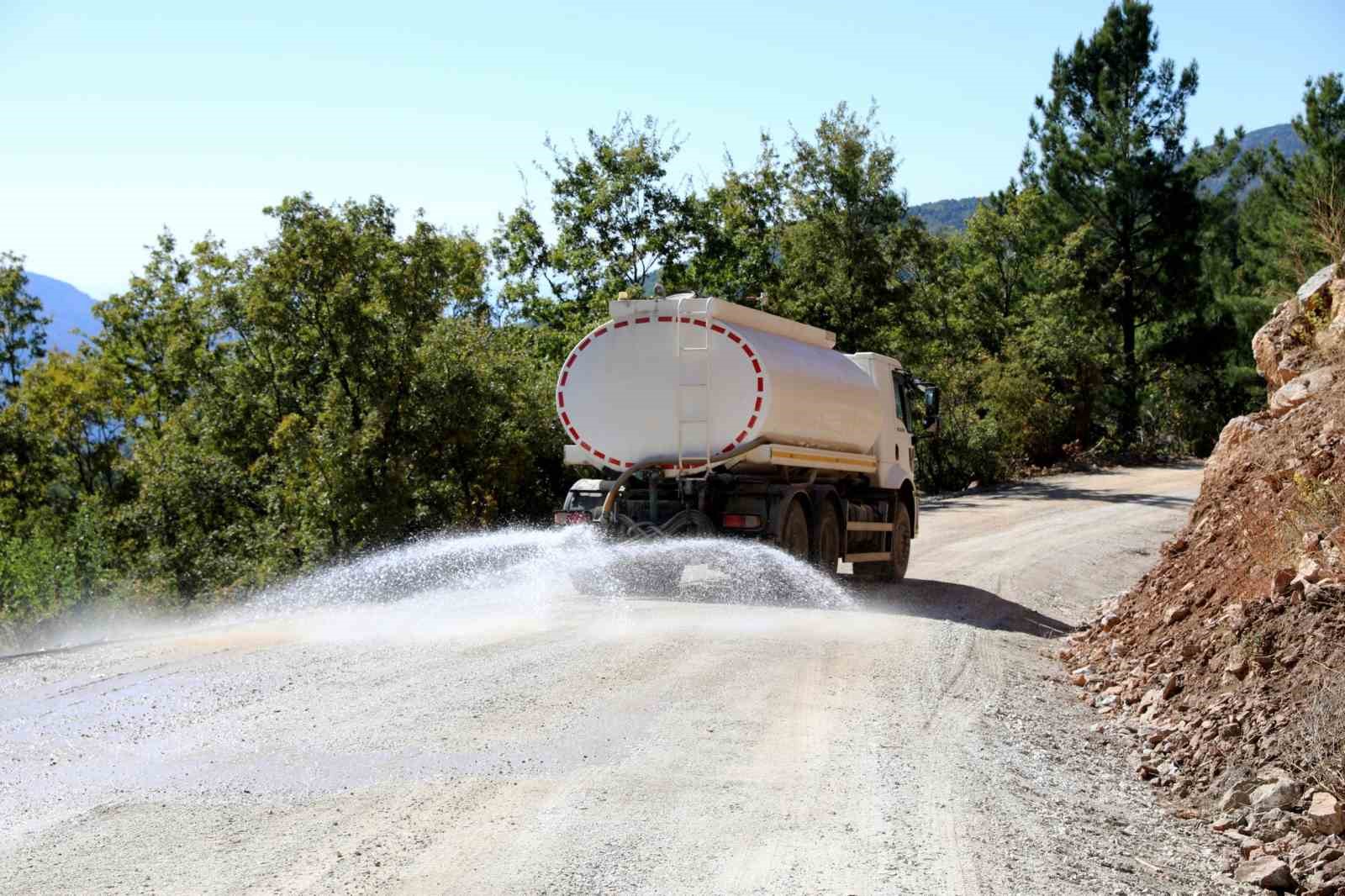 Alanya Belediyesi mahalle asfalt çalışmalarına başladı
