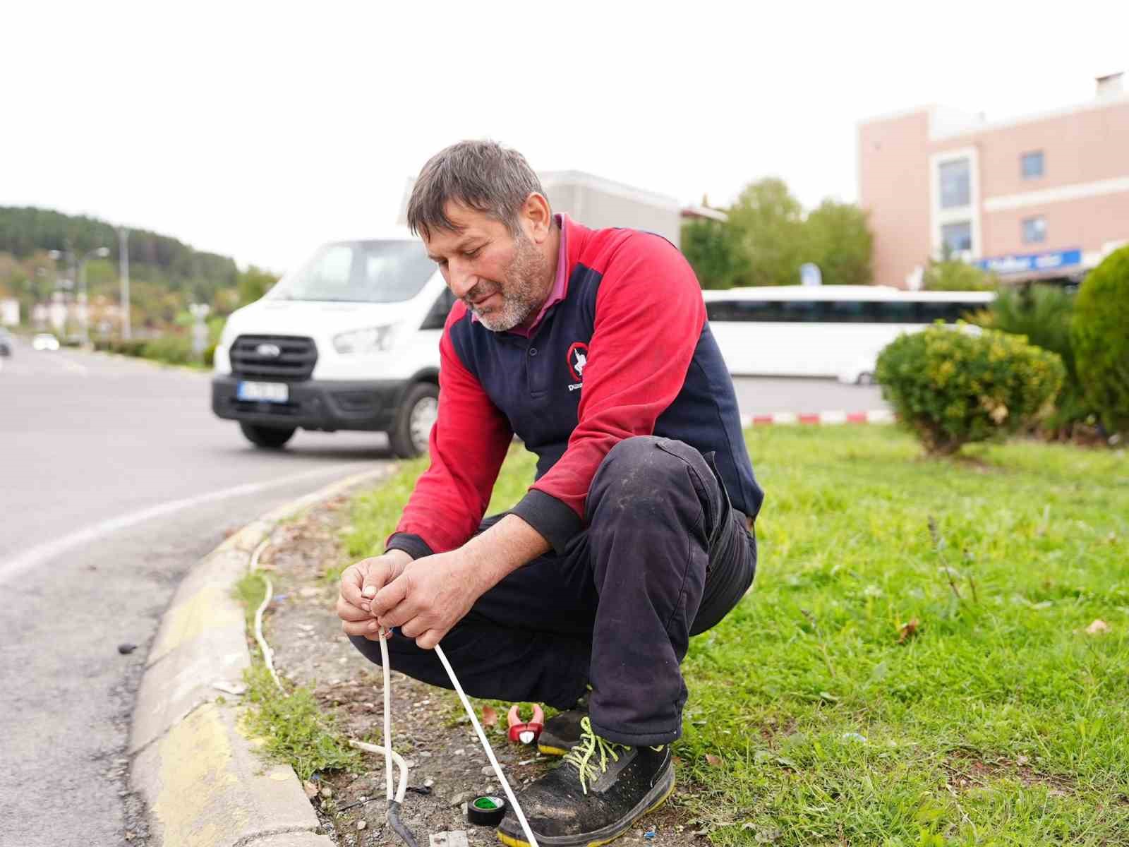 Çocuk parkları elden geçiriliyor
