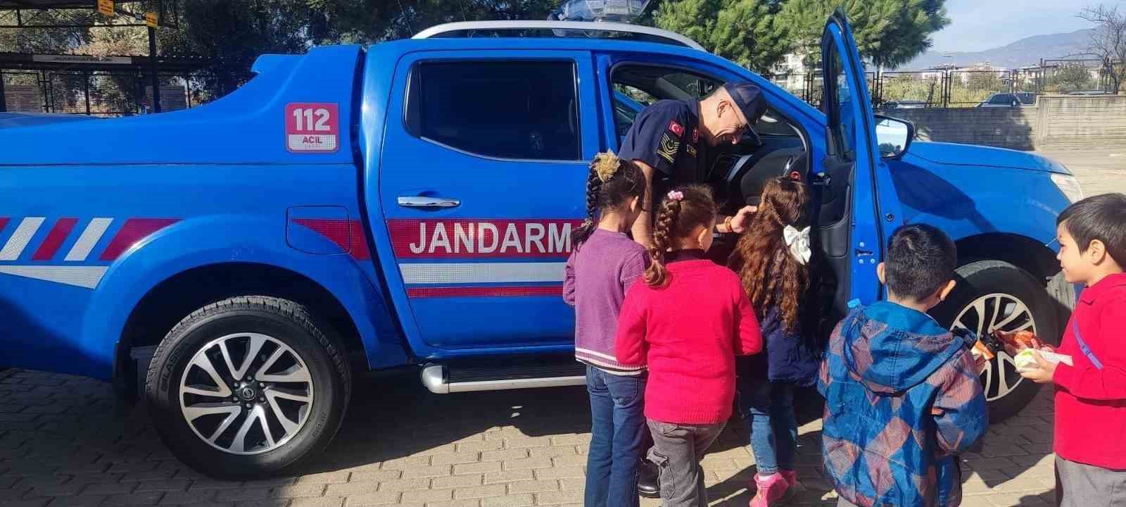 Miniklere jandarma teşkilatı tanıtıldı
