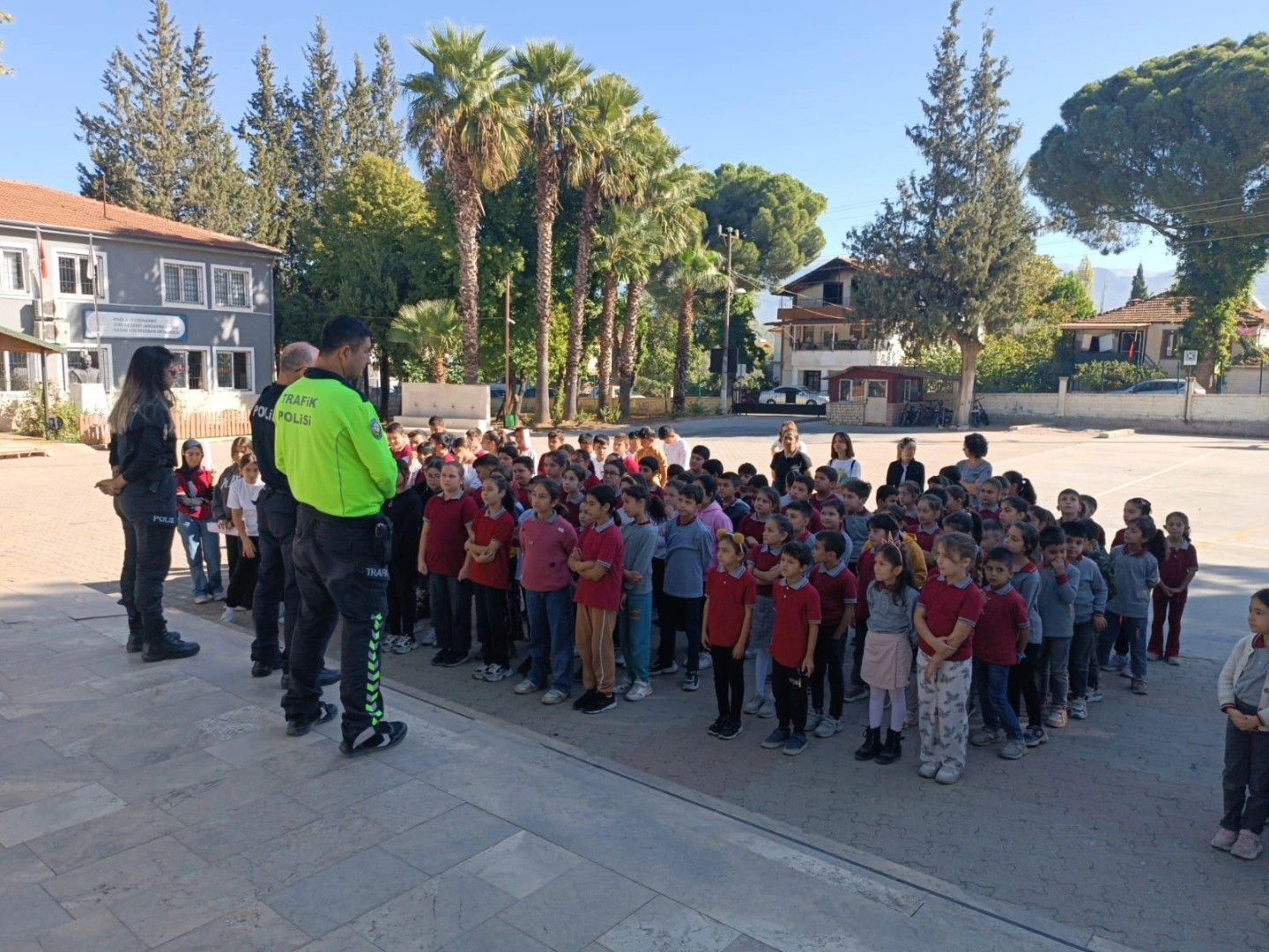 Seydikemer’de öğrencilere toplum destekli polislik eğitimi verildi
