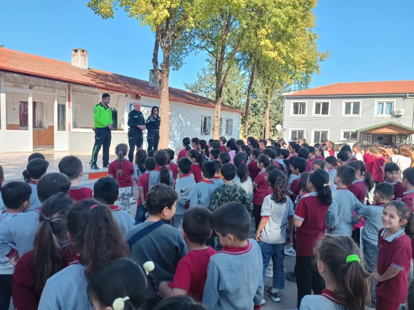 Seydikemer’de öğrencilere toplum destekli polislik eğitimi verildi
