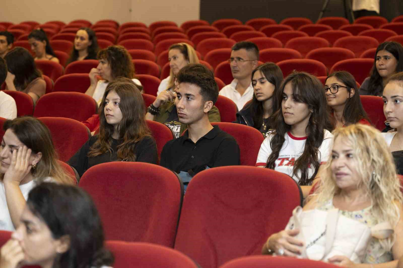 Mersin’de ’Yaşar Kemal Sanat Günleri’ paneli düzenlendi
