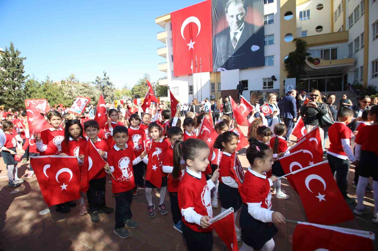 Gaziantep Kolej Vakfı’nı Cumhuriyet coşkusu sardı
