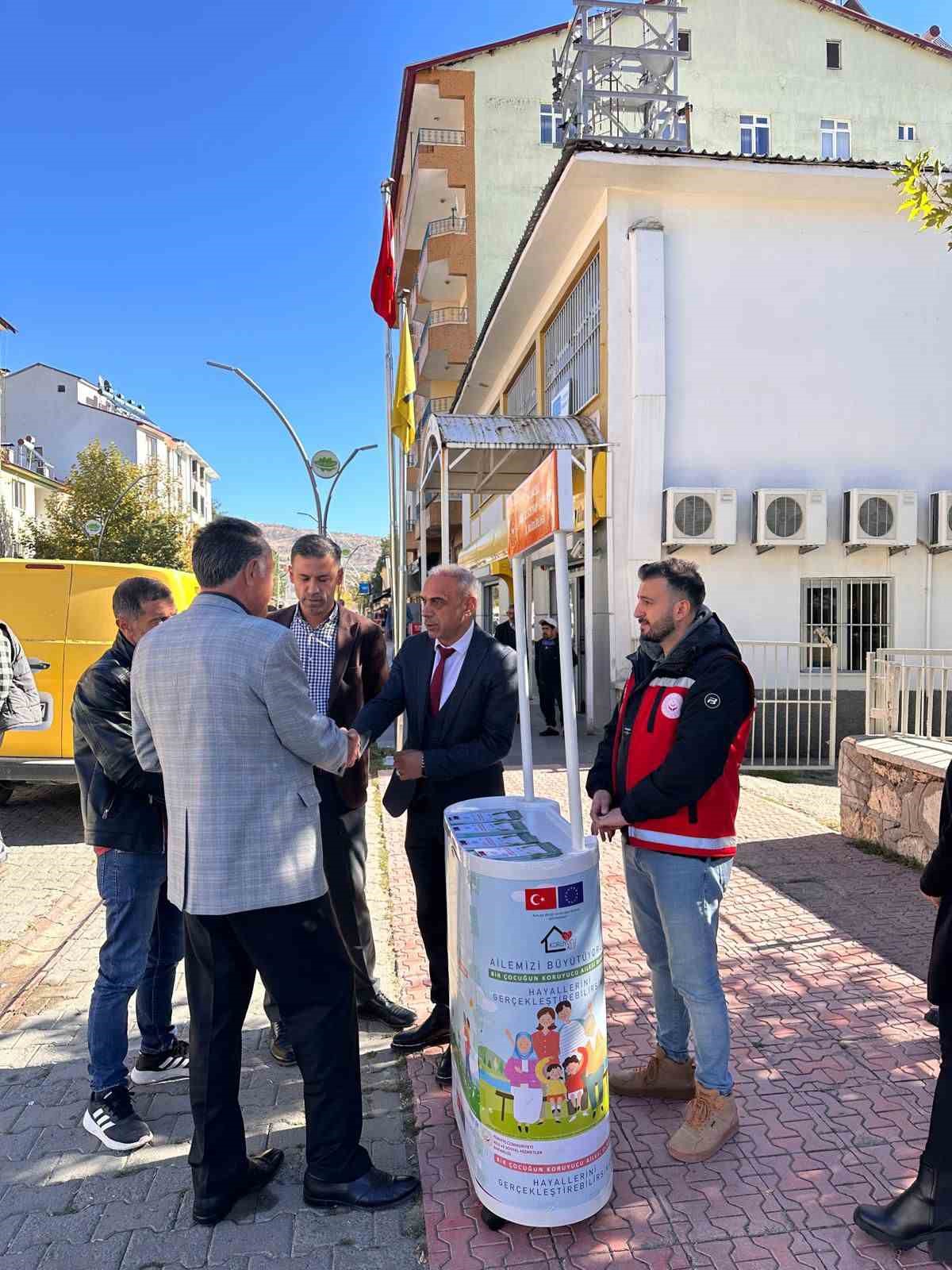 Tunceli’de, korucuyu aile tanıtımı farkındalık stantları açıldı
