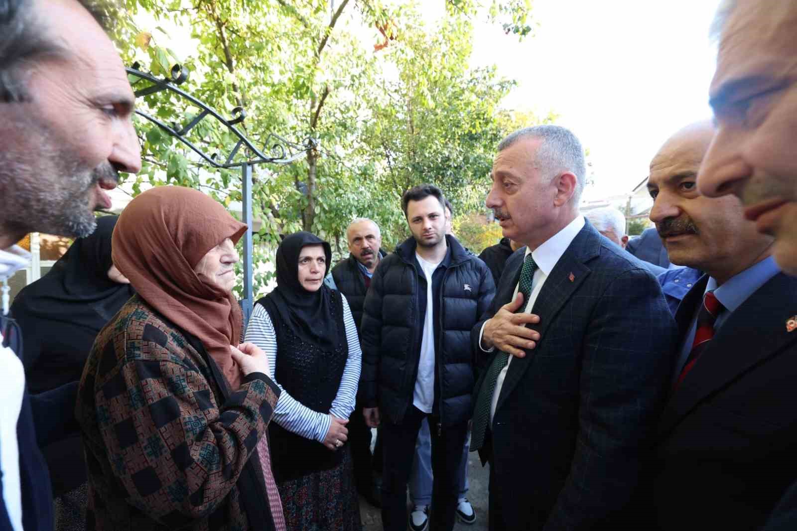 Büyükakın, doğalgaz patlamasından etkilenen vatandaşlarla bir araya geldi
