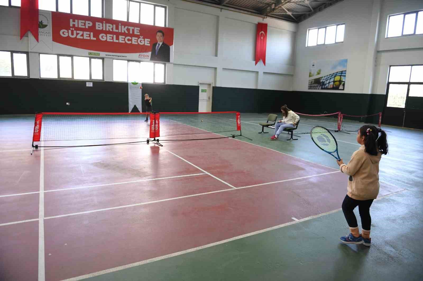 29 Ekim Cumhuriyet Kupası Tenis Turnuvası başladı
