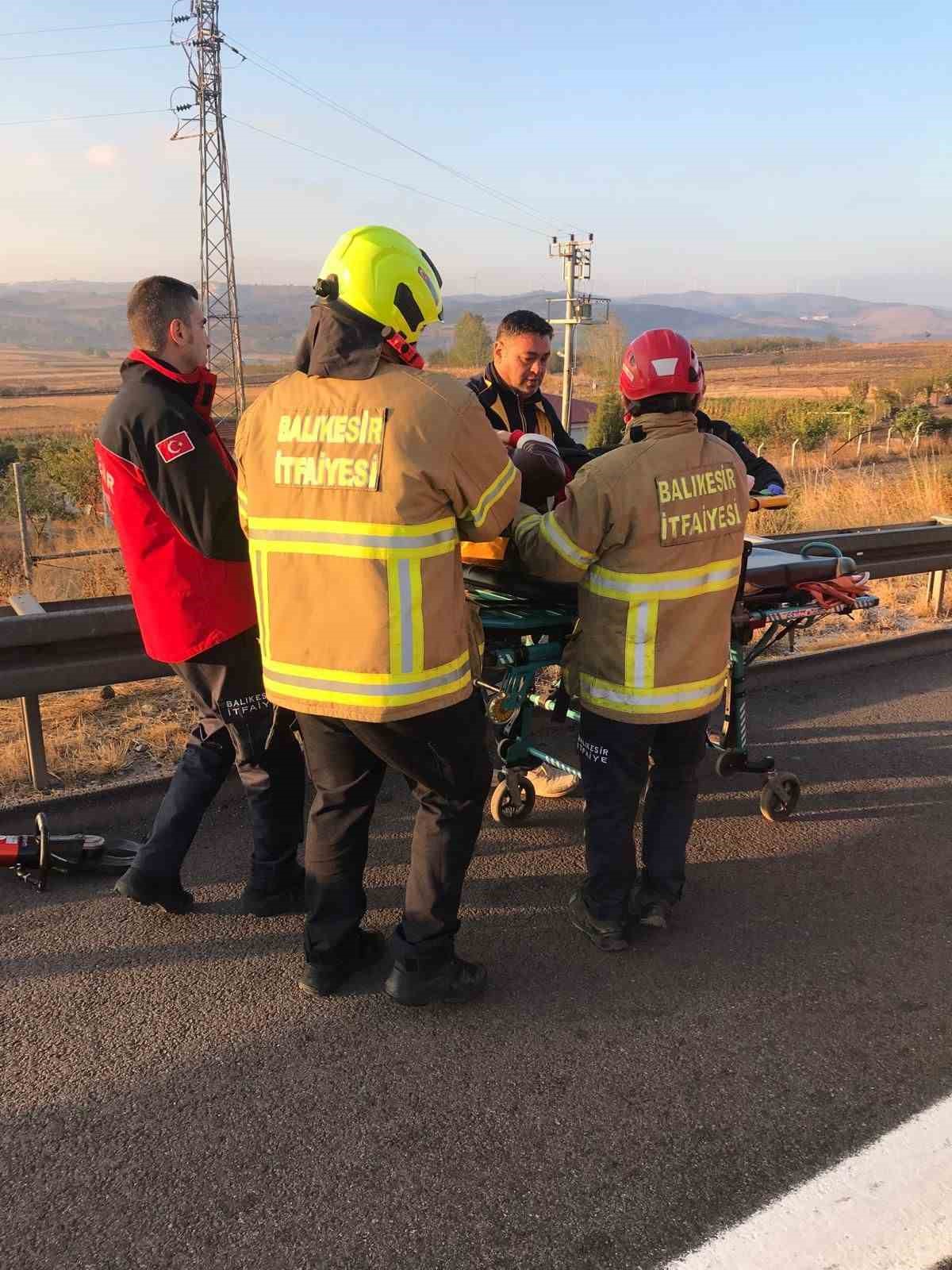 Balıkesir’de otoyolda trafik kazası: 3 yaralı
