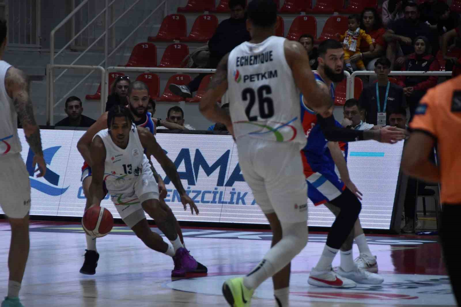 Basketbol Süper Ligi: Aliağa Petkimspor: 79 - Anadolu Efes: 85
