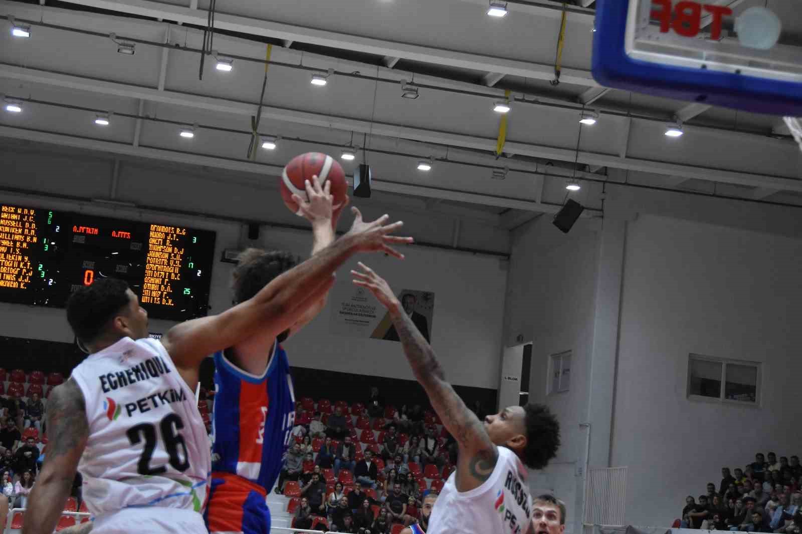 Basketbol Süper Ligi: Aliağa Petkimspor: 79 - Anadolu Efes: 85
