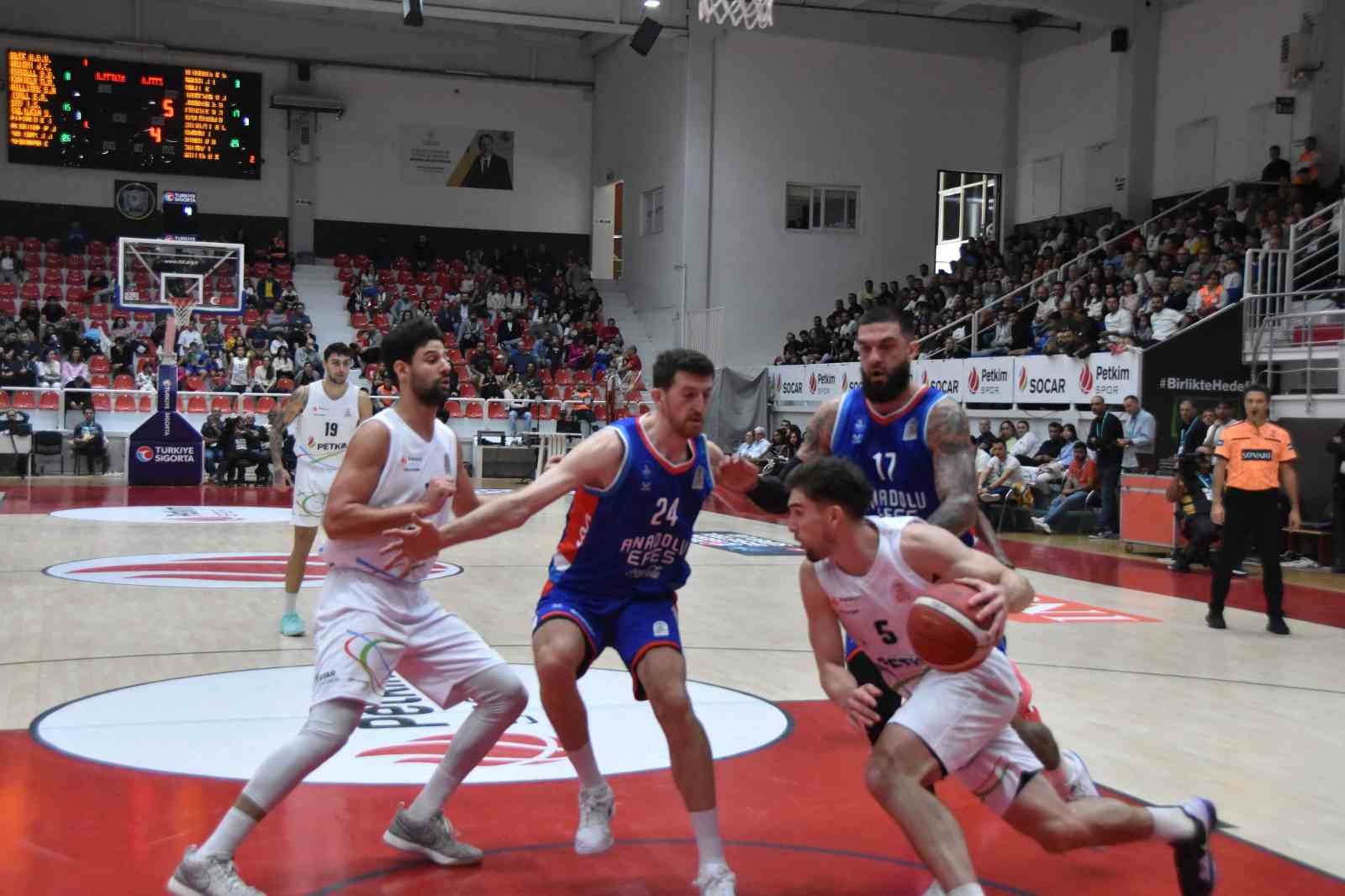 Basketbol Süper Ligi: Aliağa Petkimspor: 79 - Anadolu Efes: 85
