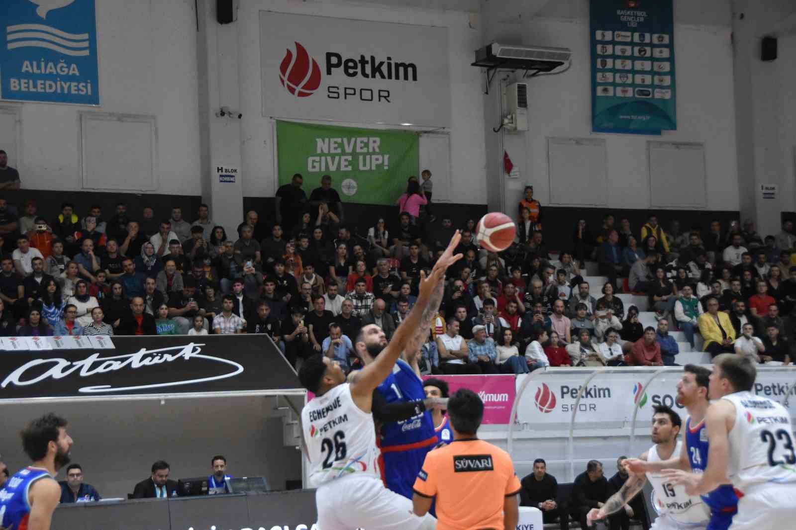 Basketbol Süper Ligi: Aliağa Petkimspor: 79 - Anadolu Efes: 85
